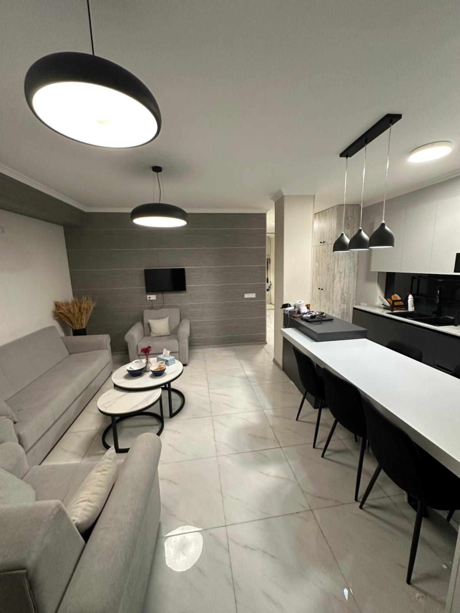Elegant Escape In City Center Yerevan Ngoại thất bức ảnh