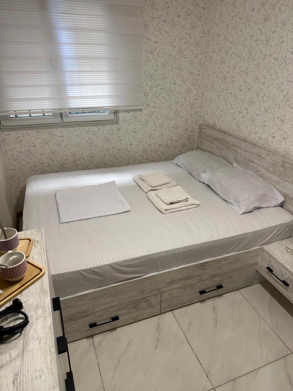 Elegant Escape In City Center Yerevan Ngoại thất bức ảnh